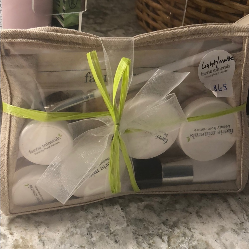 Faerie minerals makeup